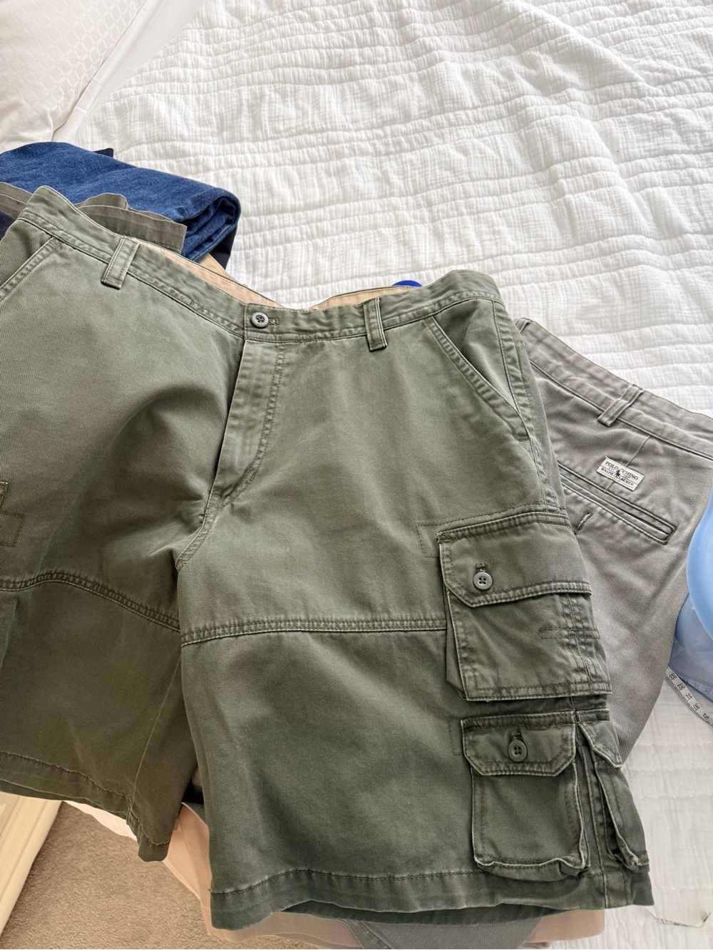 Men's Olive Green Cargo Shorts - Utility Pocket Design